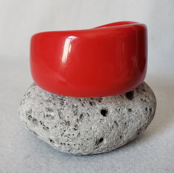 Vintage Cherry Red Wave Bangle and Earrings Set - Picture 7 of 16